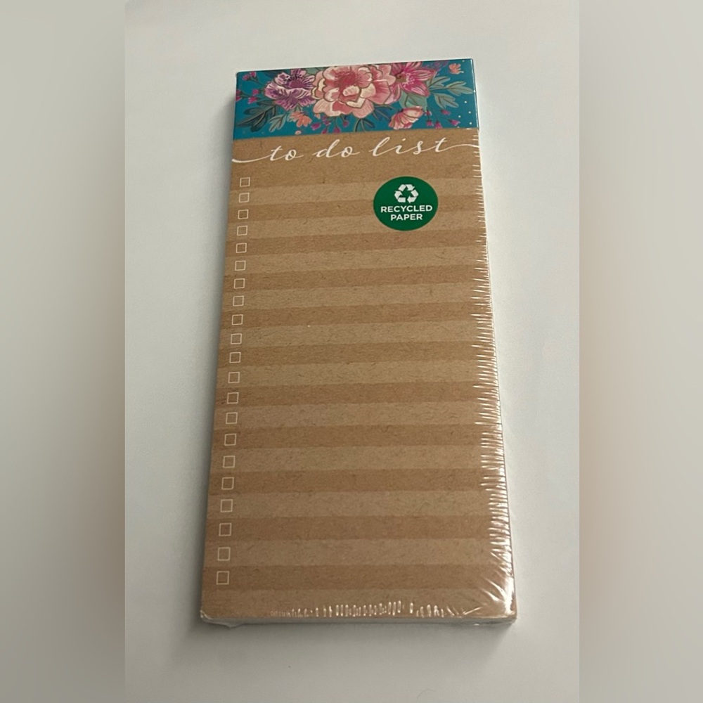 New “Notes” Lined Pad Floral Top Tan Background Lined Magnet Clementine Vietnam